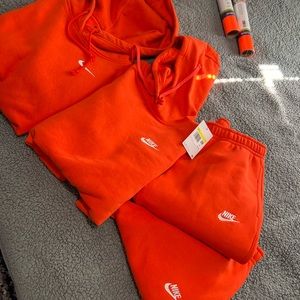 Mens orange Nike Hoodie Pullover Sweatshirt